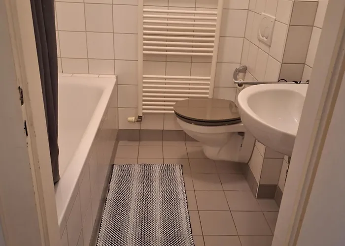 Privatroom Small 5 Min From Railstation *